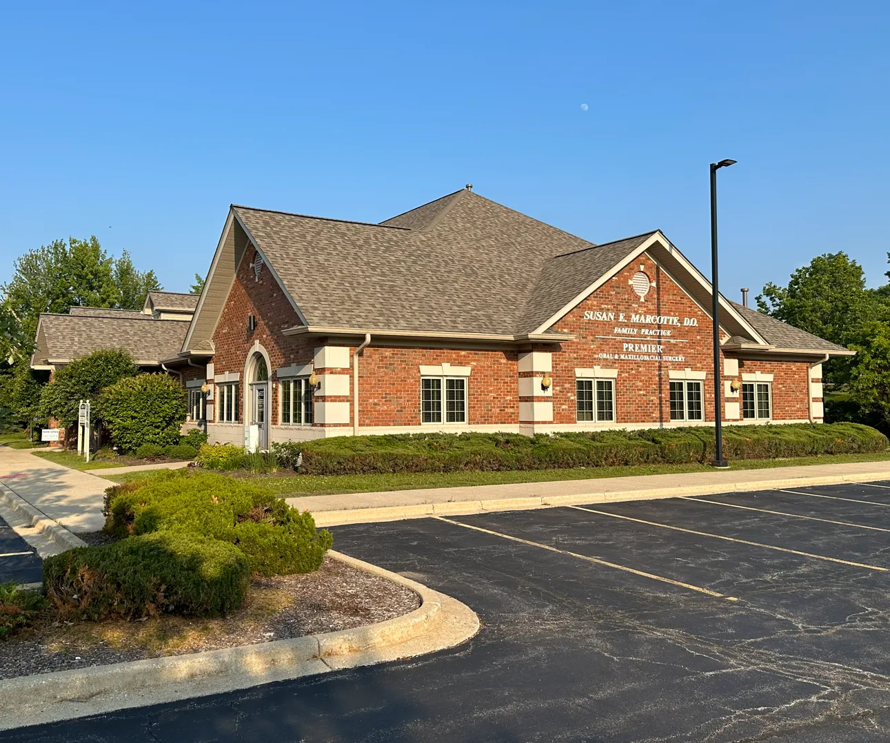 Welcome to Premier Oral & Maxillofacial Surgery in Orland Park, IL